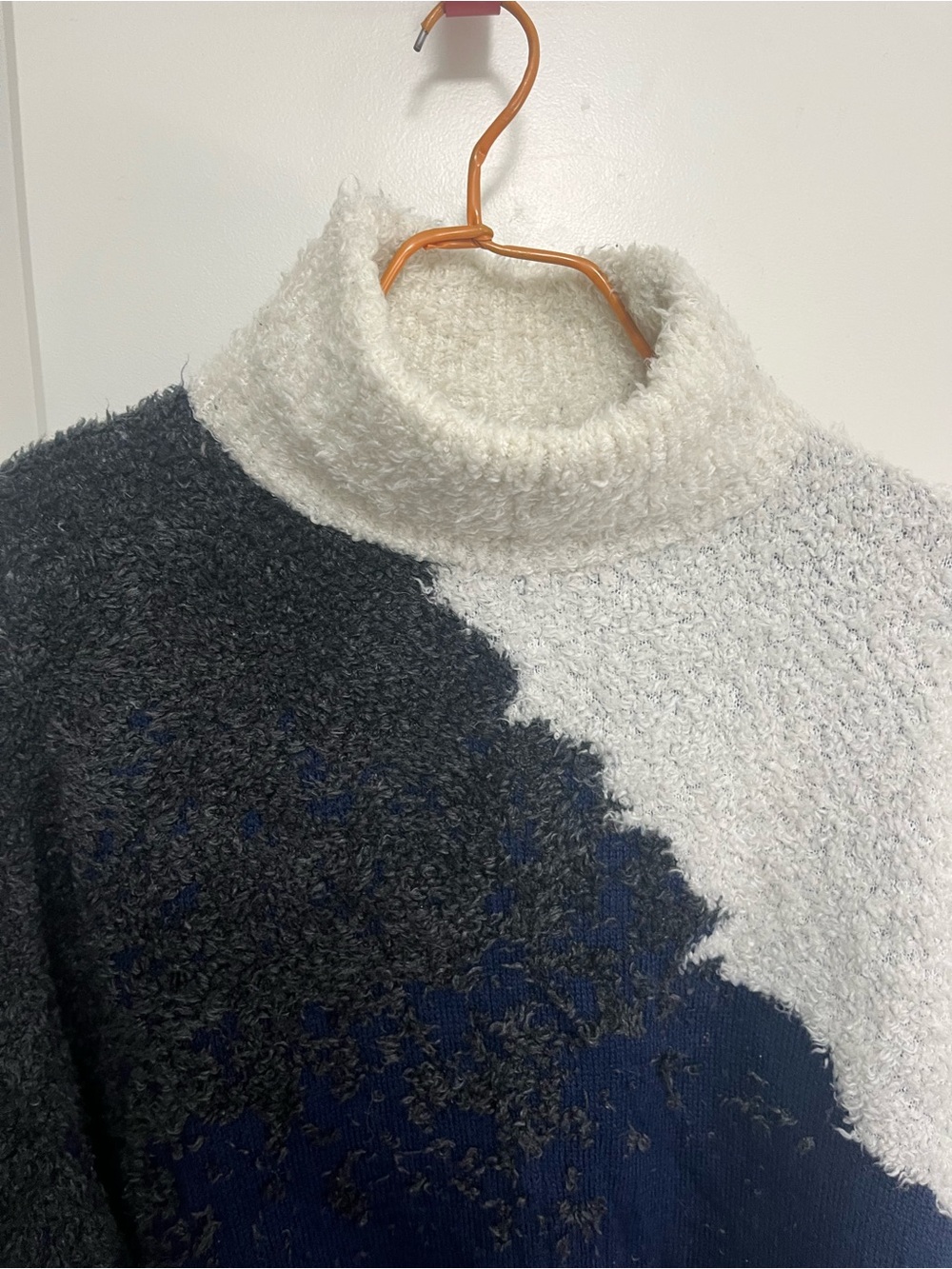 Lululemon Women's Merino Wool Blend Ombre Knit Textured Turtleneck in size 6 - Picture 2 of 14